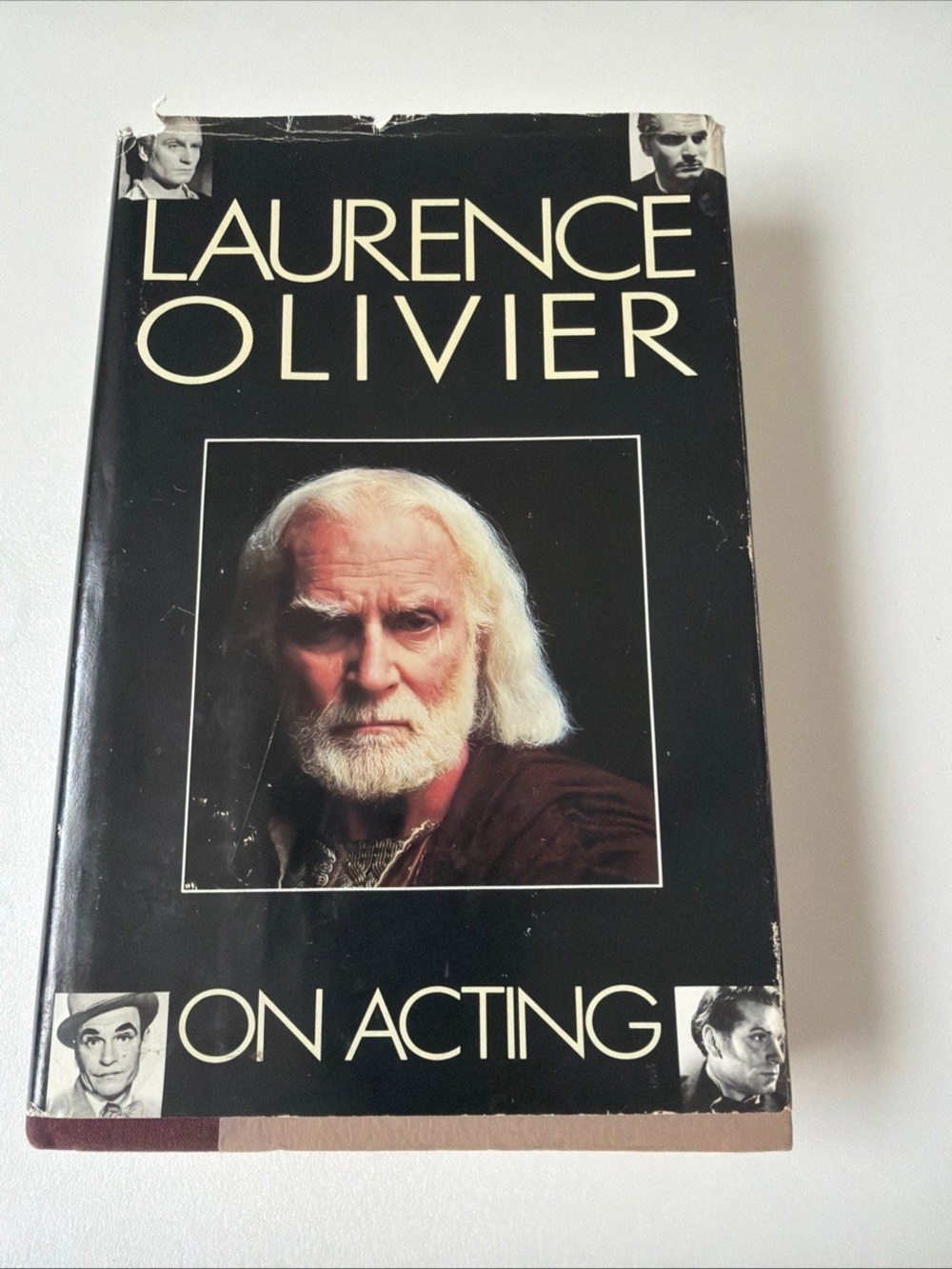 Laurence Olivier - On Acting (Black Cover)